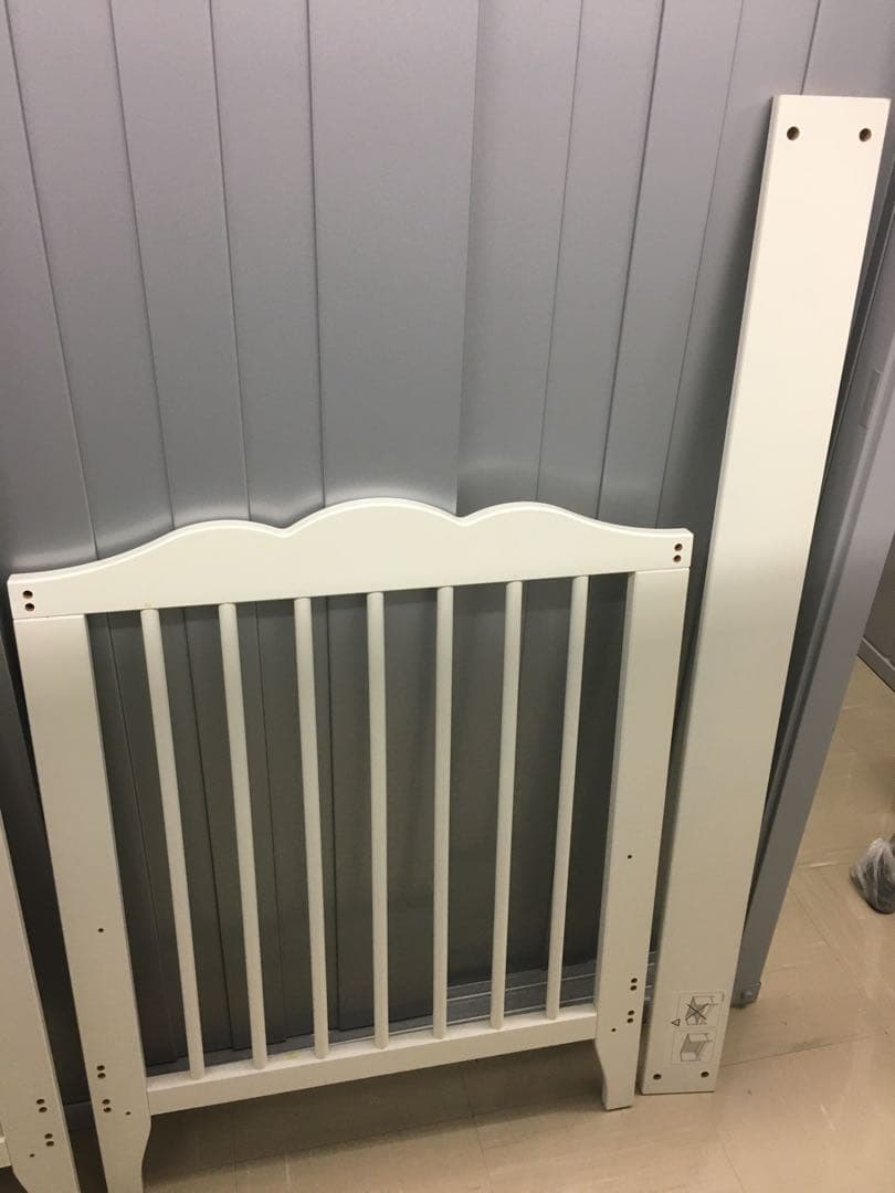 イケア　ベビーベッドHENSVIK？ 未使用　※開封済