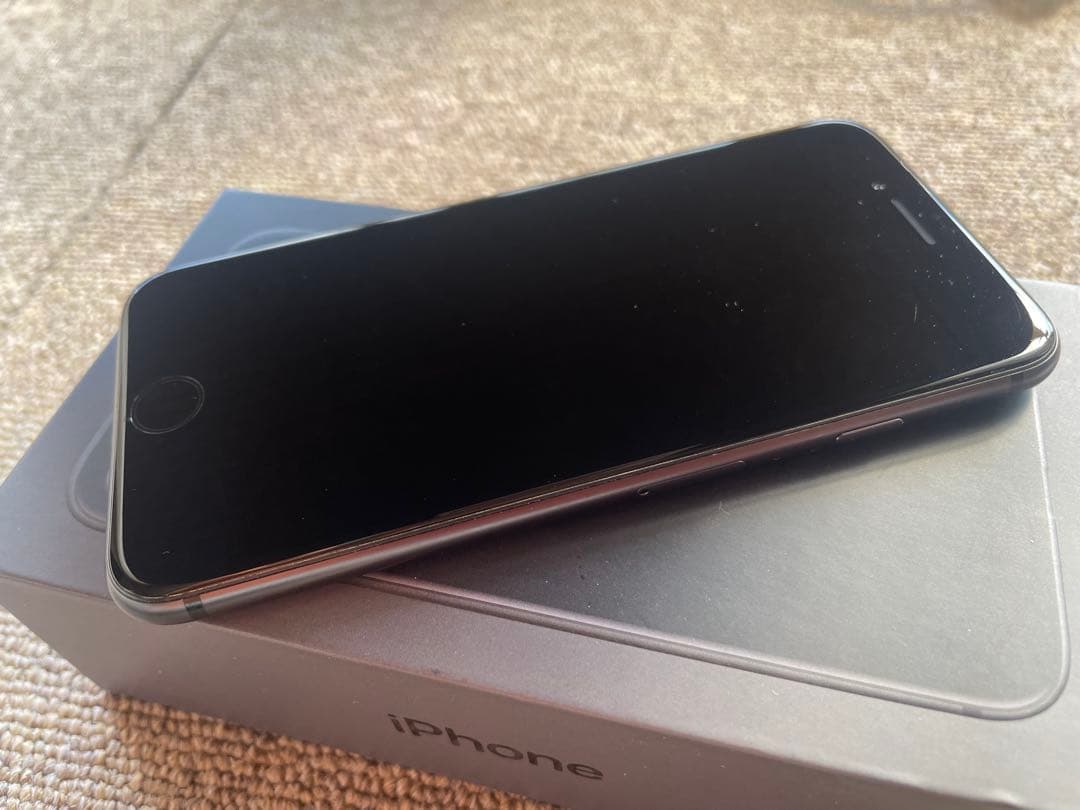 iPhone8 64GB スペースグレー　SIMフリー