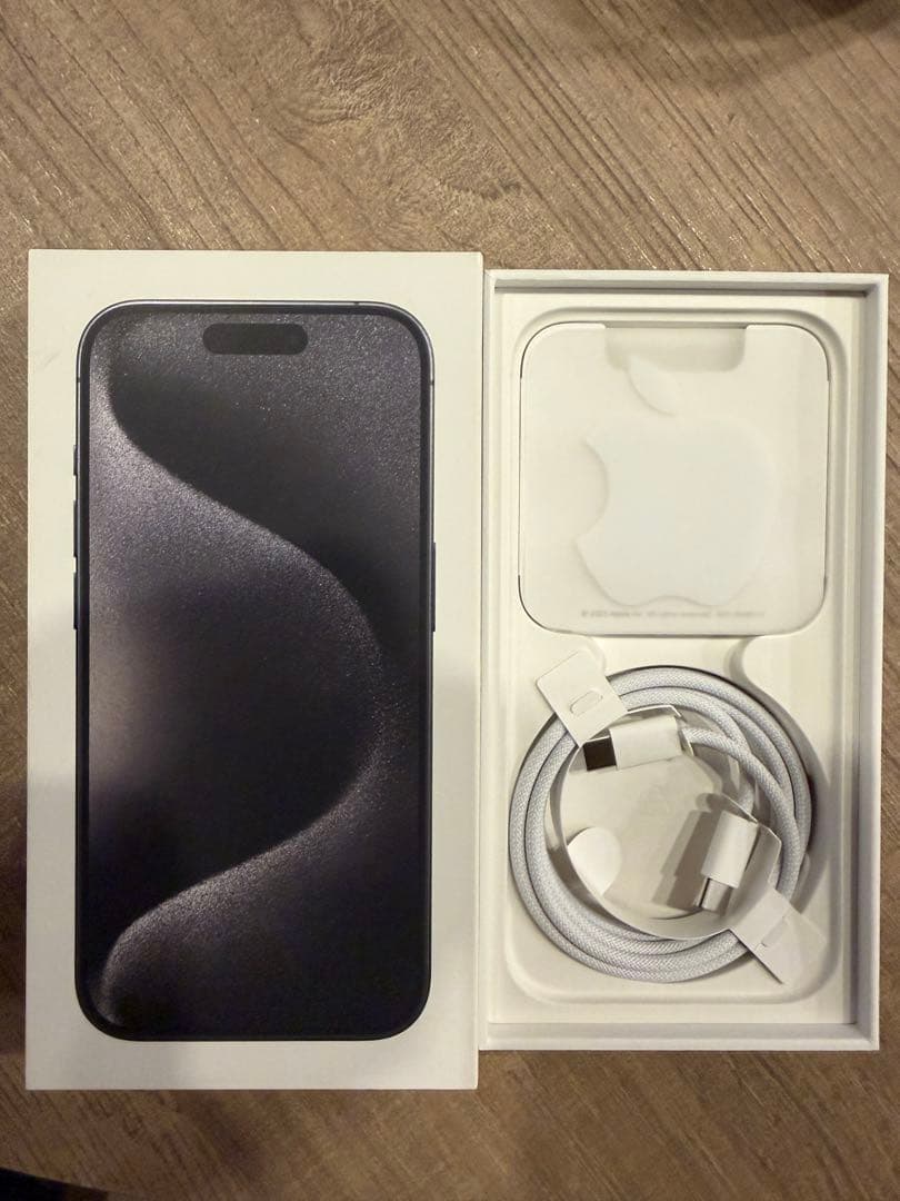 【美品】iPhone 15 Pro 256GB 箱・充電ケーブル付き