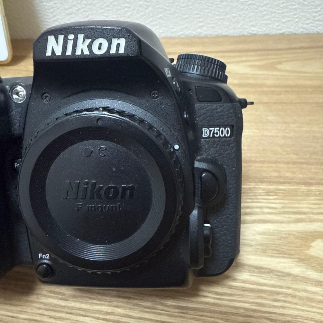 Nikon d7500 ボディのみ　バッテリー付き
