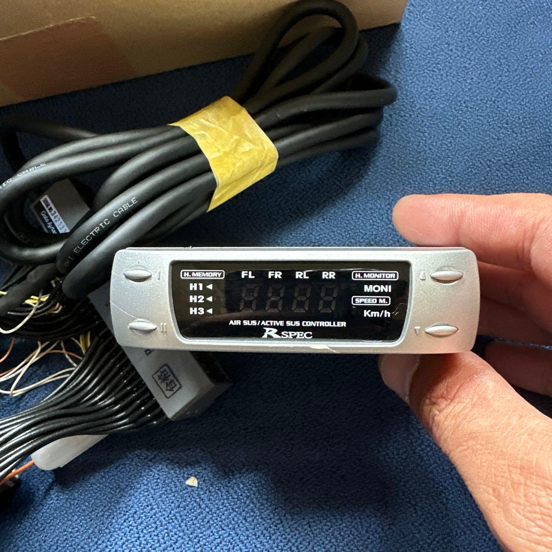 20後期セルシオ　エアサスコントローラー