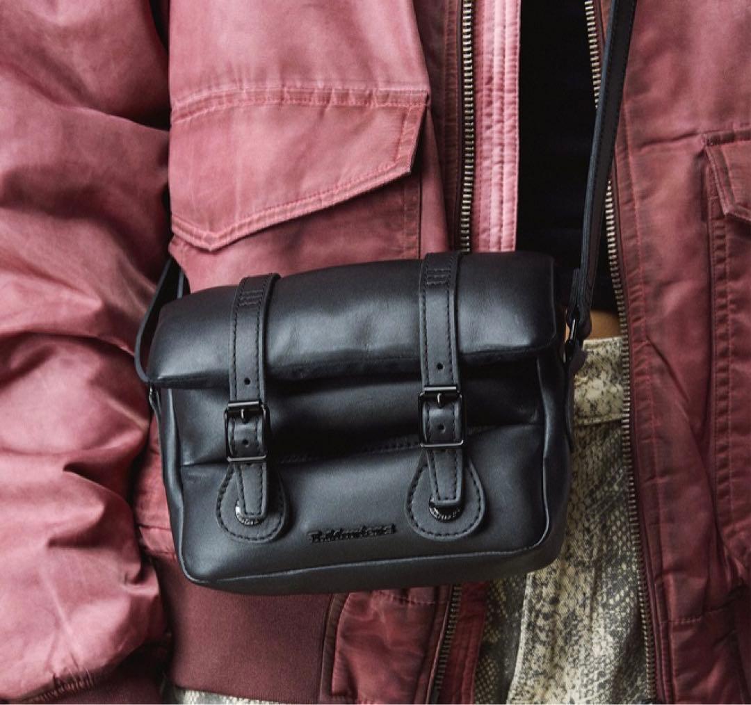 ドクターマーチン　7インチ サッチェル パデッド　ショルダーバッグ