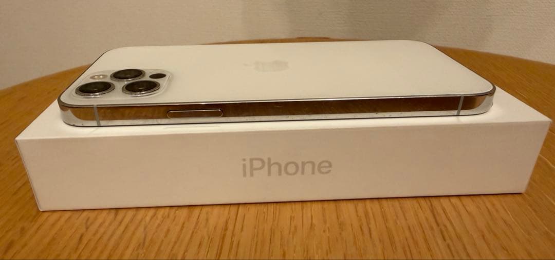 【美品】iPhone12pro 256GB au