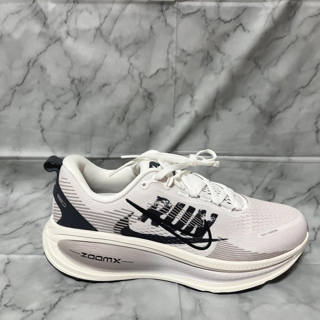 【限定モデル】NIKE AIR ZOOM VOMERO 18 （27.0cm）