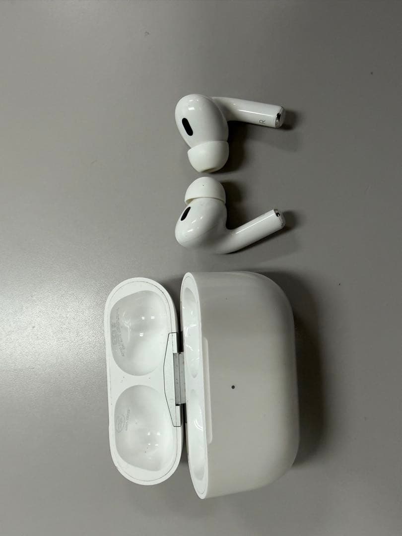 AirPods Pro 第2世代 本体 ホワイト 充電ケース付き