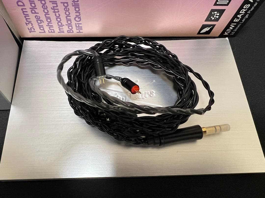 KIWI EARS AETHER リケーブル可能イヤホン