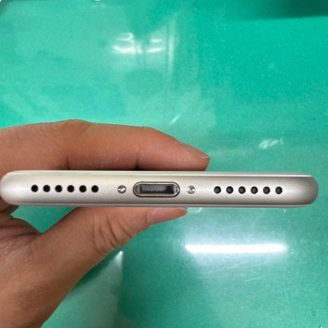 iPhone 7（シルバー／32GB）