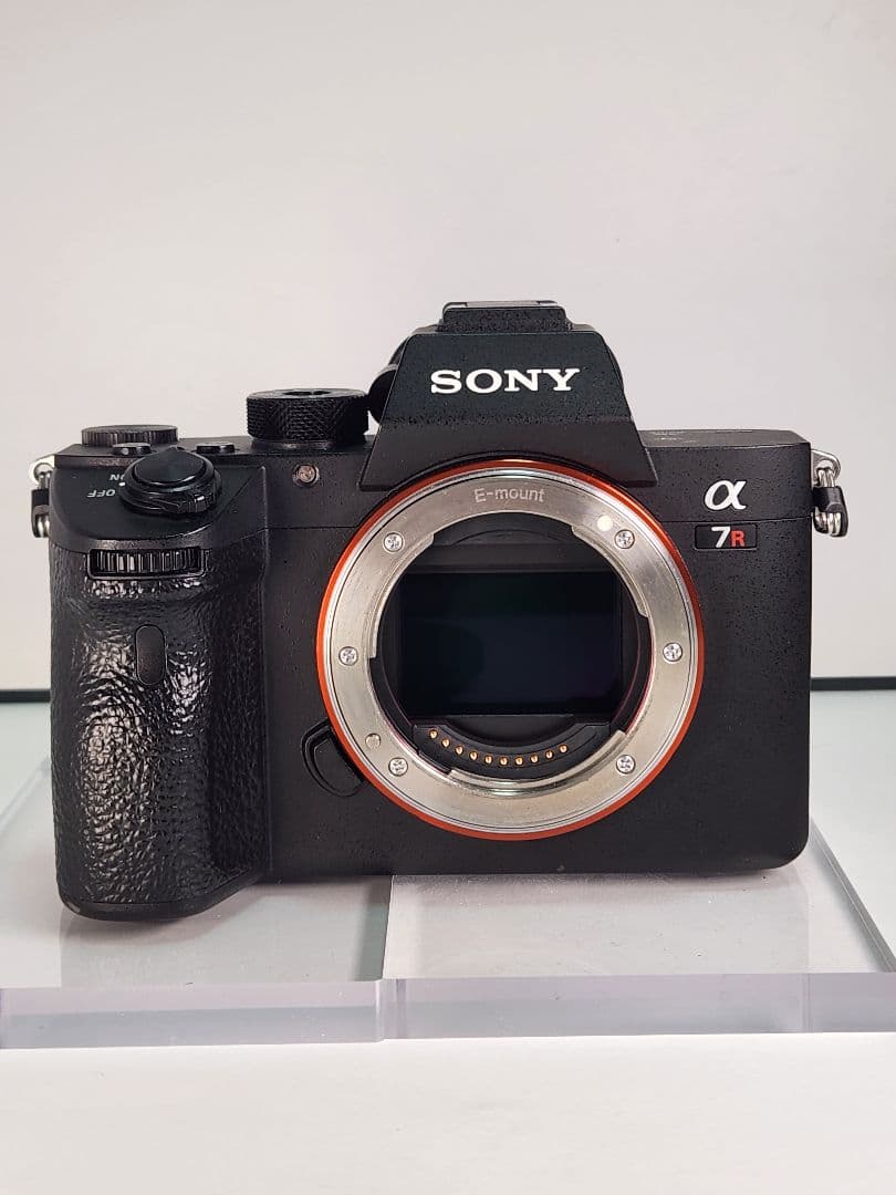 SONY α7R III ミラーレスカメラ 本体とバッテリーグリップ