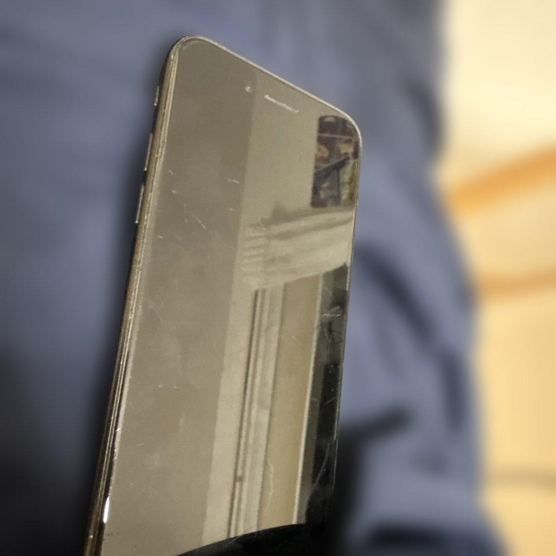 Apple iPhone SE スペースグレー