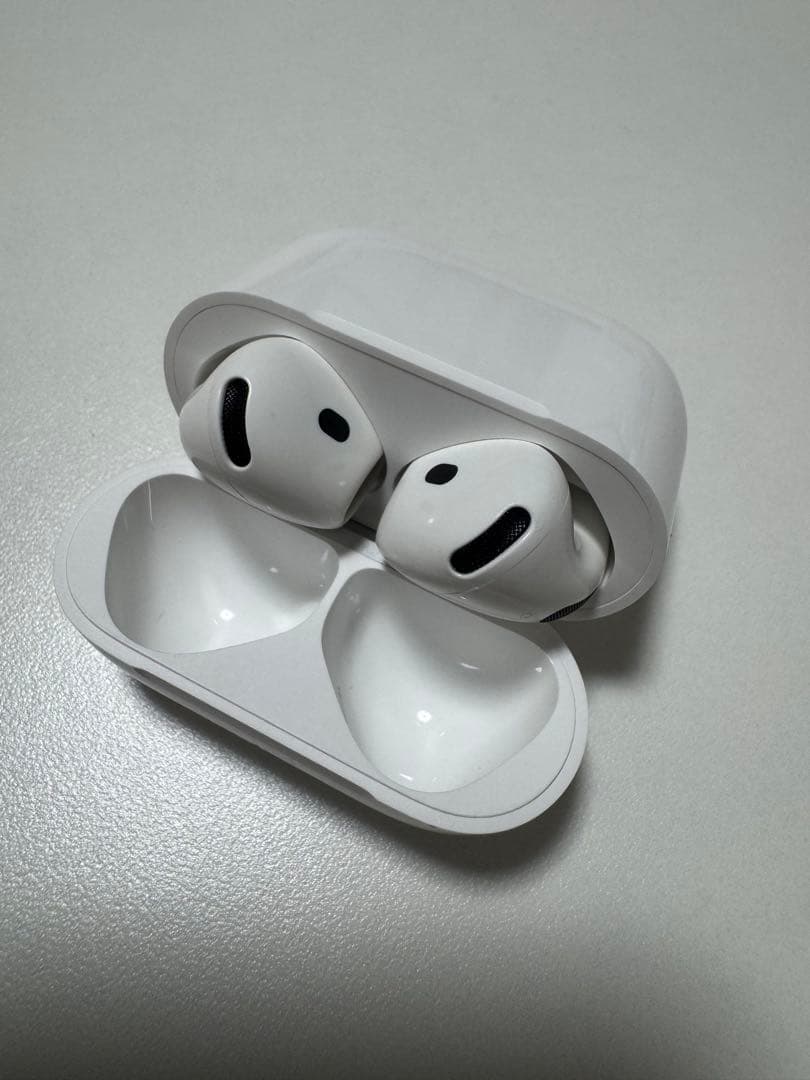 【正規品】 AirPods 4 アクティブノイズキャンセリング搭載 おまけ付き