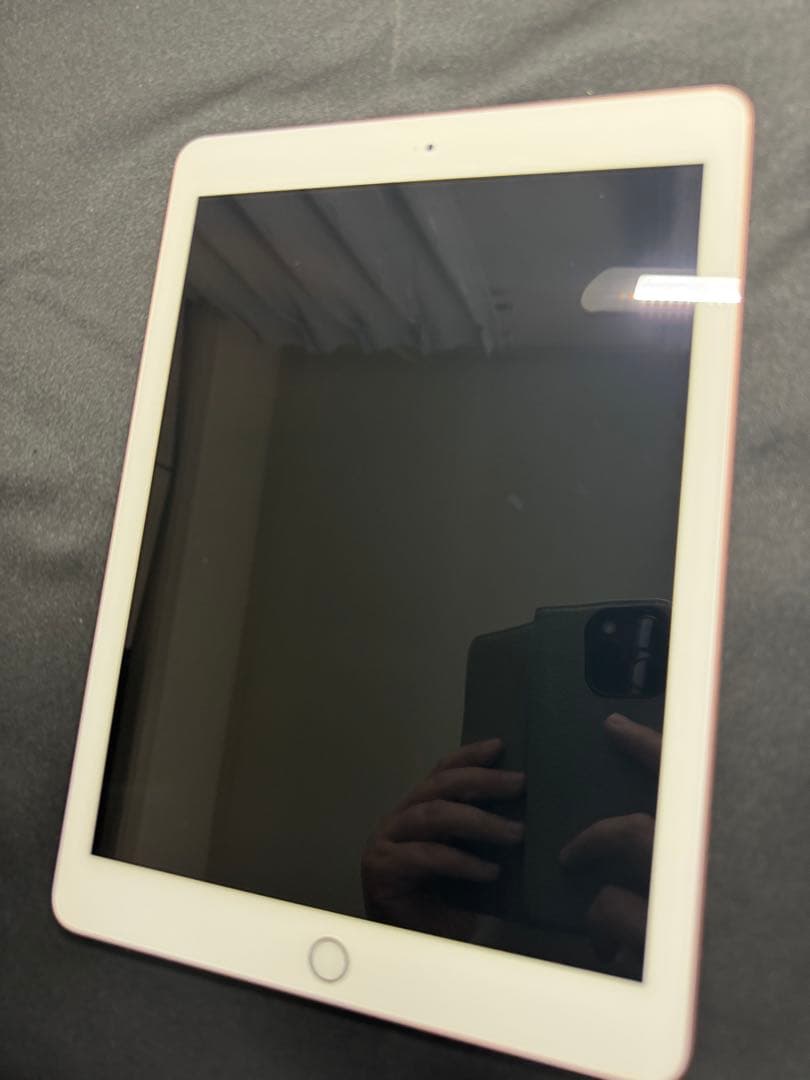 美品　即購入可！Apple iPad 第6世代Wi-Fi 128GB ブロンズ