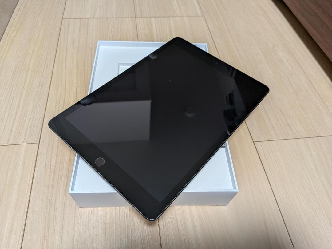 Apple iPad(第8世代) 10.2インチ スペースグレー