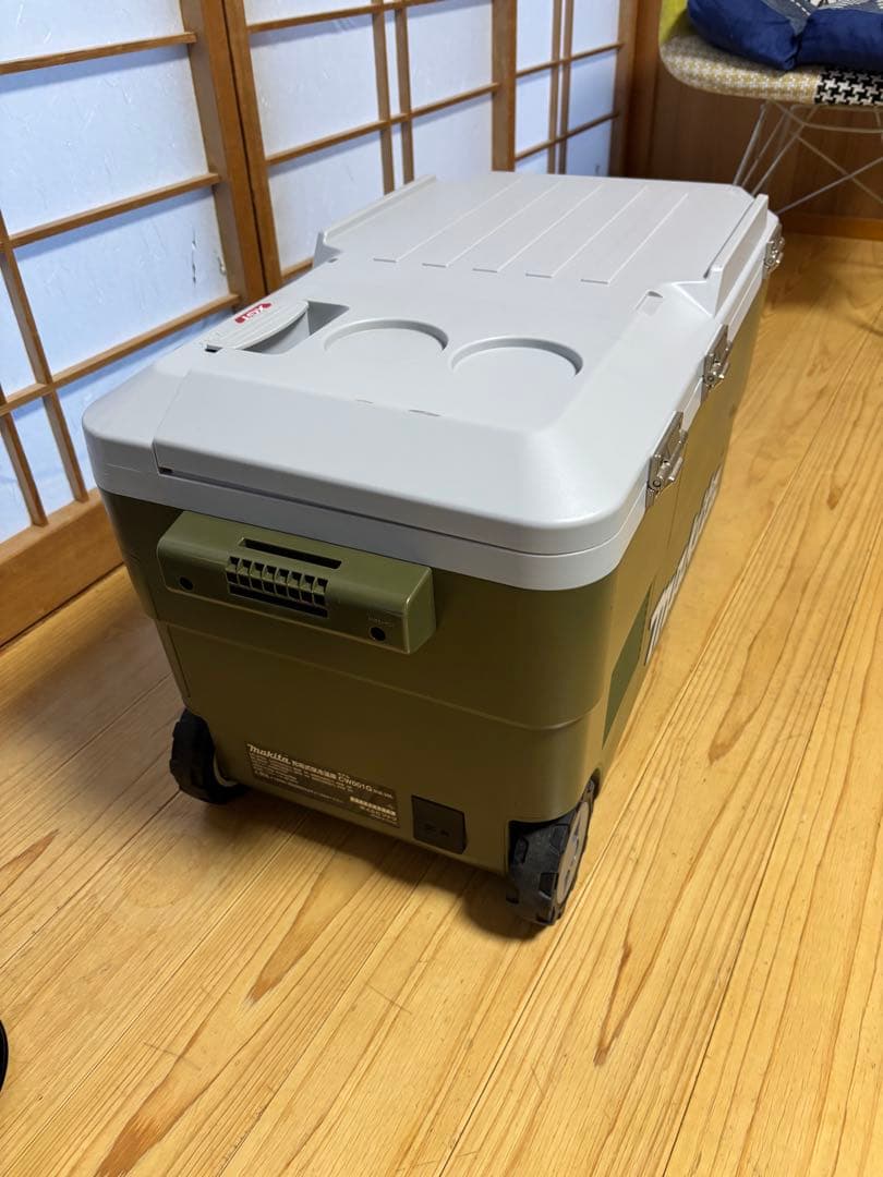 早い者勝ち Makita 冷温庫 キャスター付き CW001GZO
