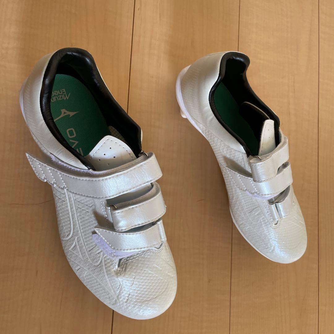 Mizuno ライトレボ　ワイド　ホワイト スパイク