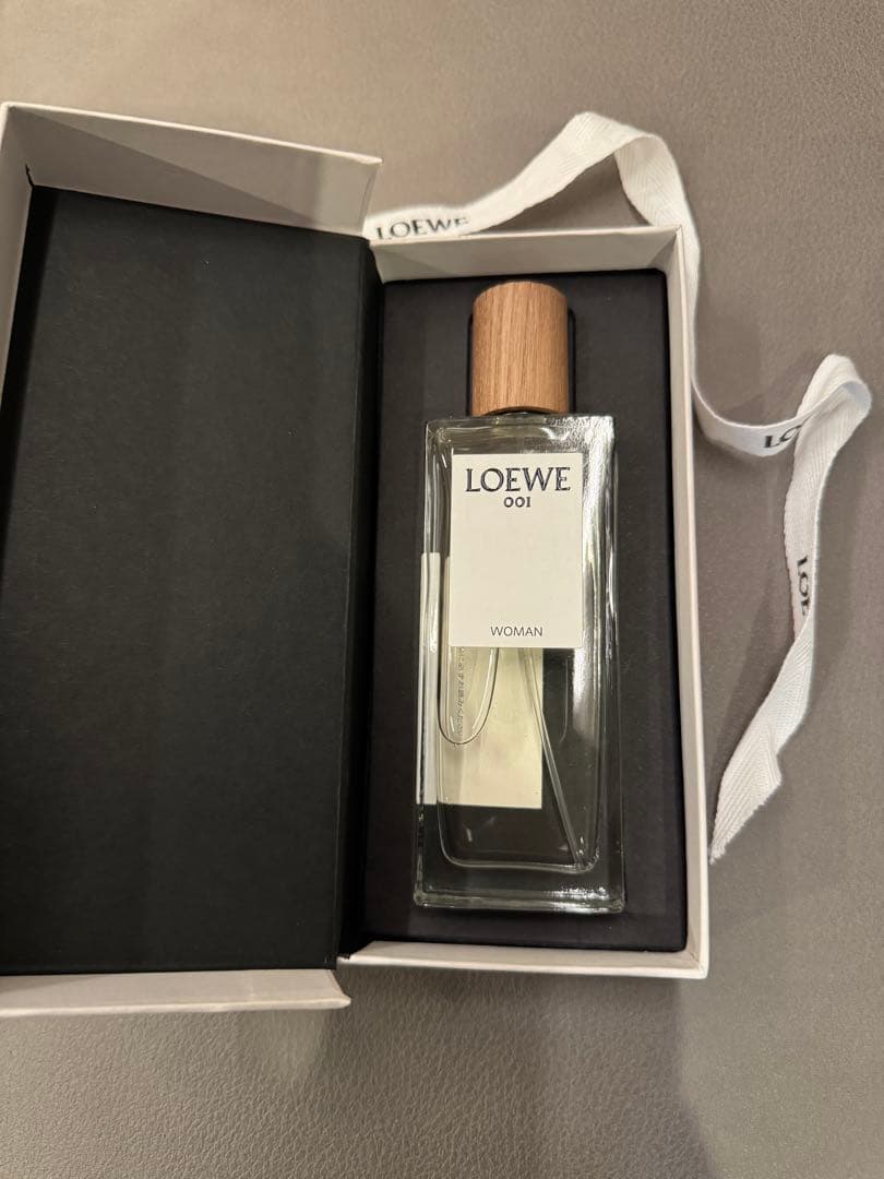 【美品】LOEWE 香水　001