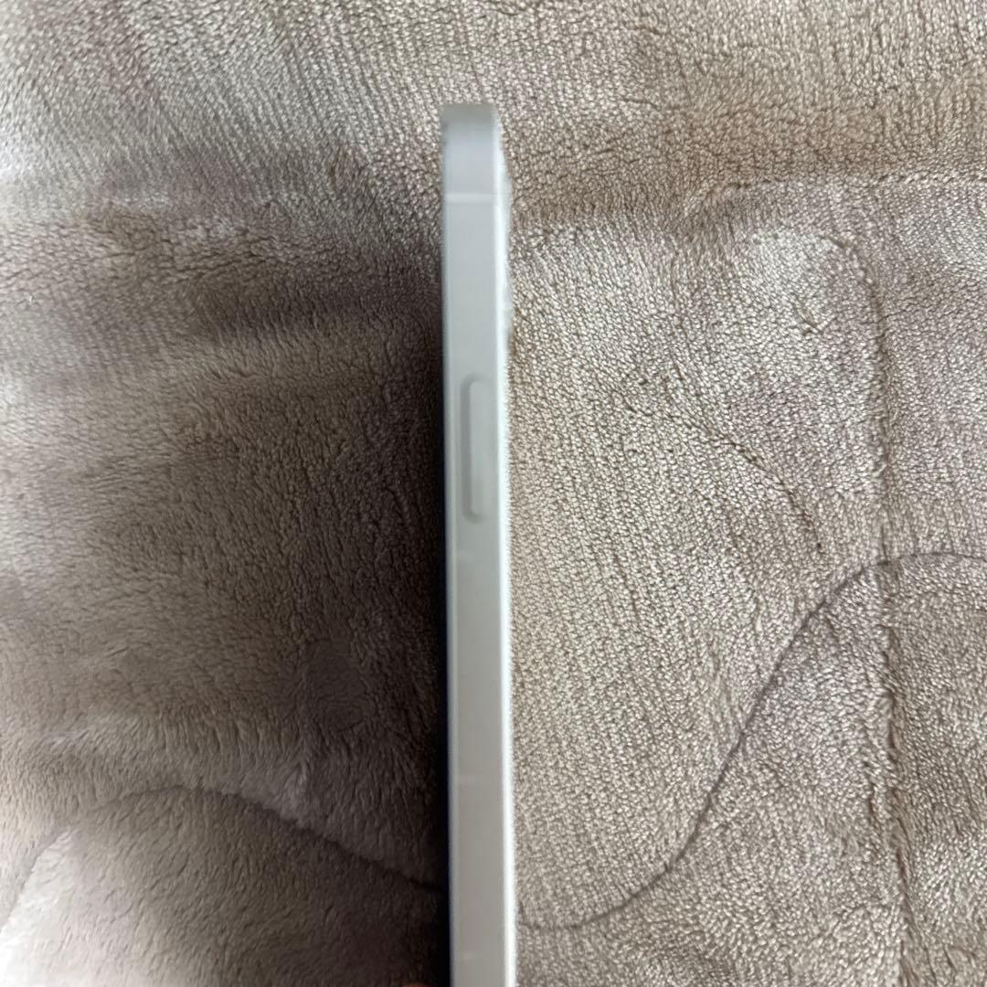 Apple iPhone 12ホワイト