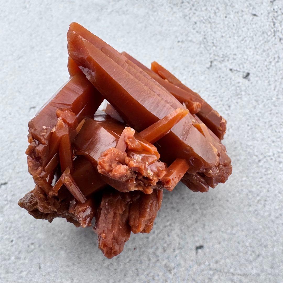 G-59マダガスカル産 赤水晶 クラスター 天然石　レッドクォーツ 希少原石