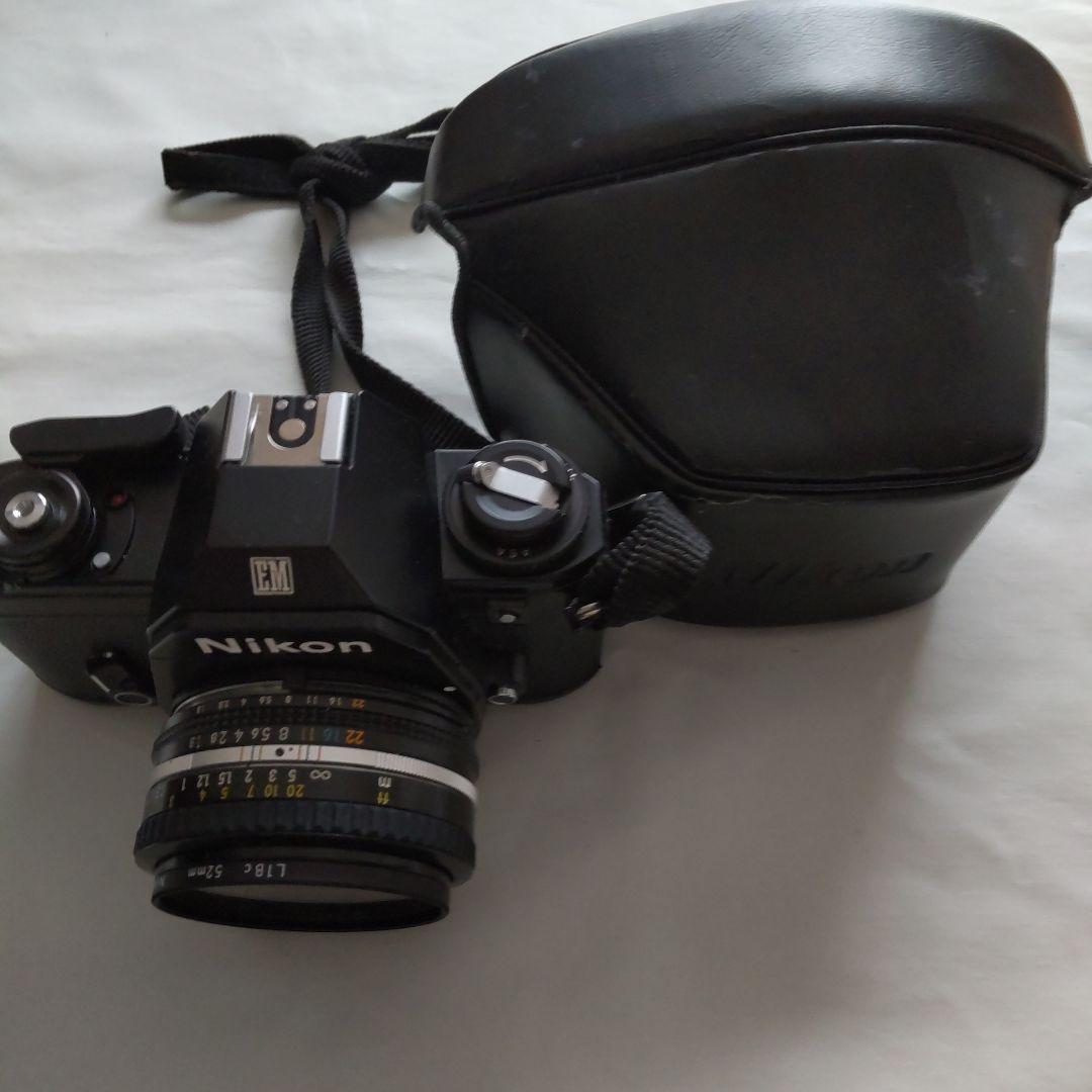 Nikon EM フィルムカメラ 50mmレンズ付き