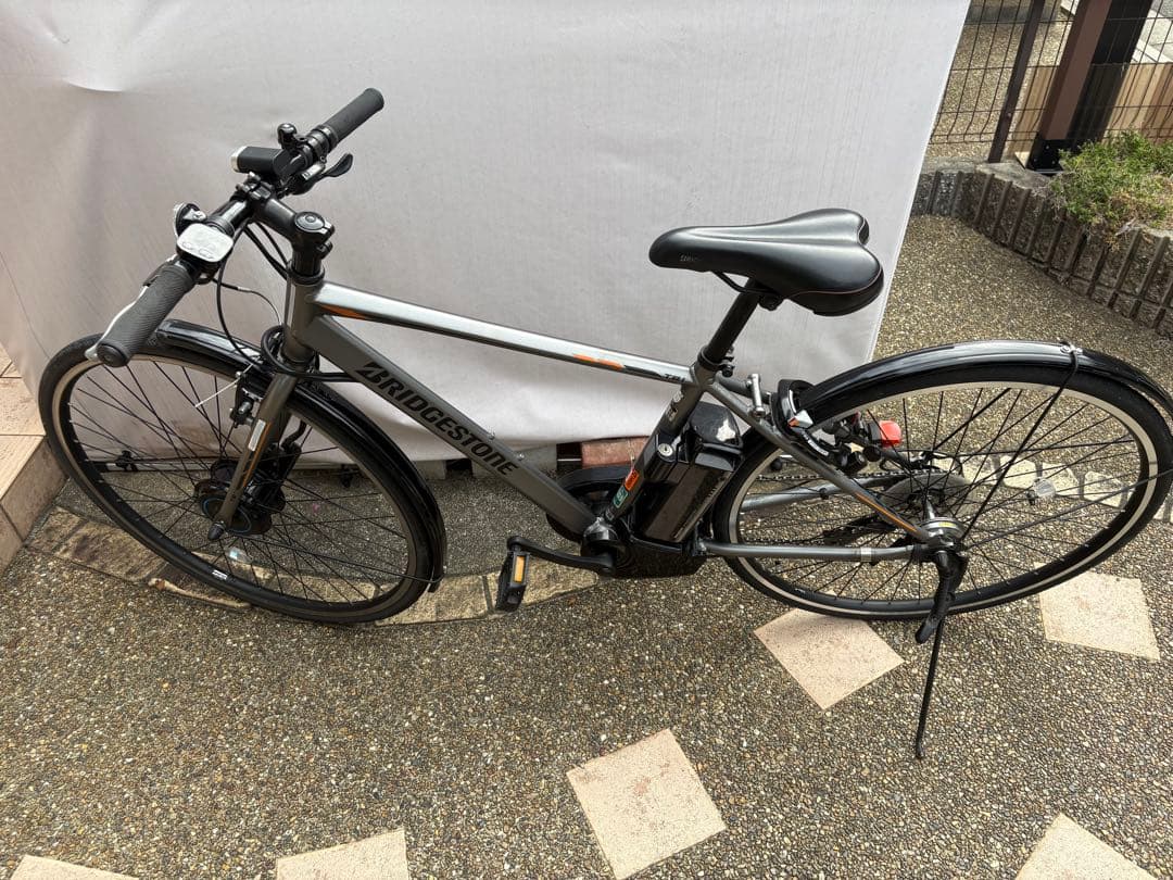 ブリヂストン 電動アシスト自転車 スポーツタイプ シルバー TB1e(大阪)