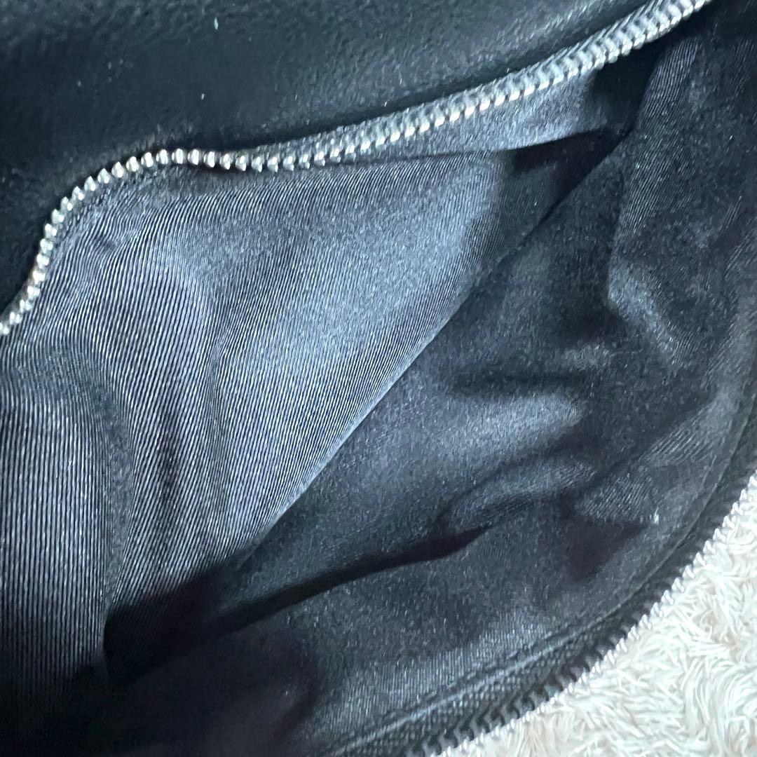 極美品✨　BEARDSLEYビアズリー　ドットボディバッグ　ブラック