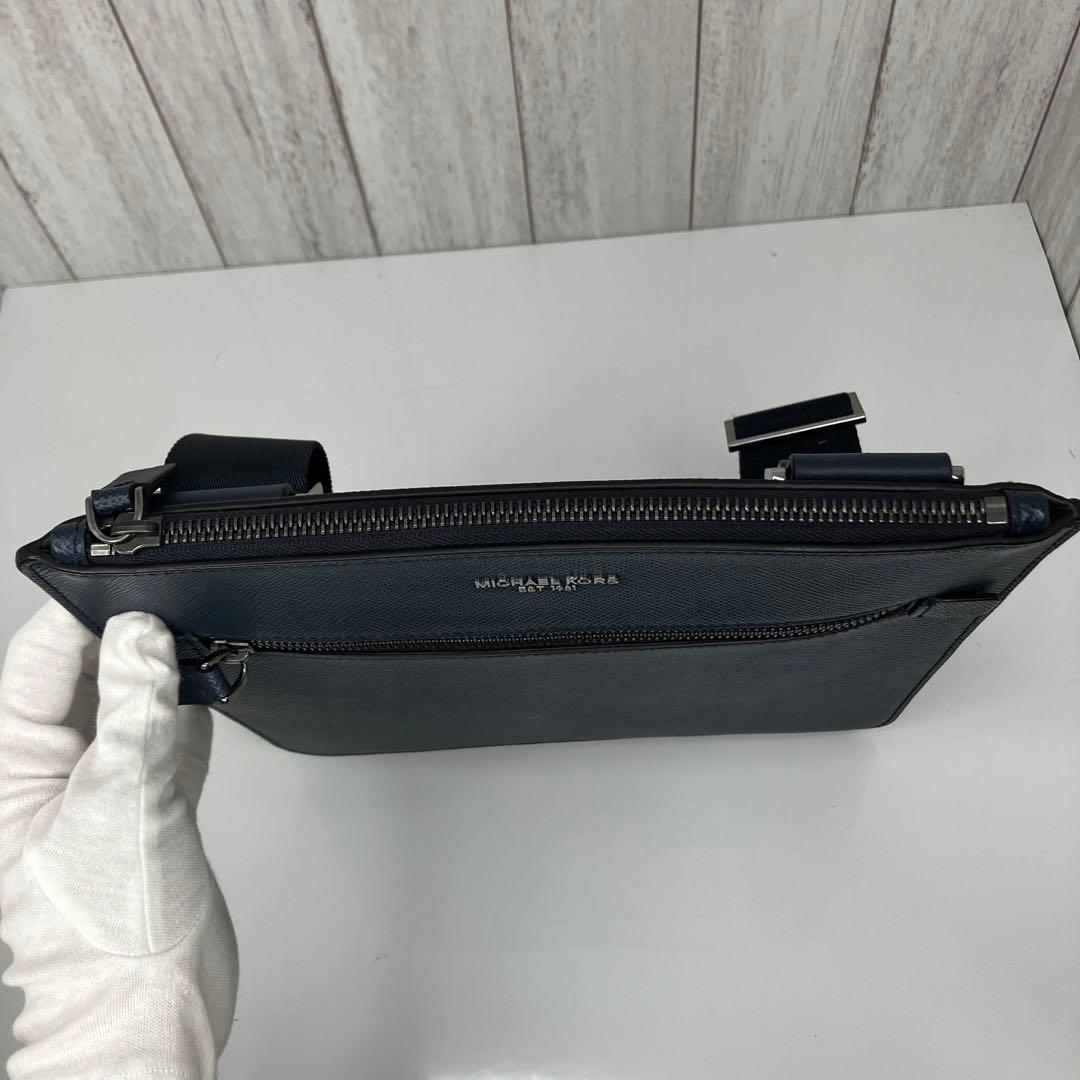 新品タグ付き　マイケルコース ショルダーバッグ メンズ レザー ブラック