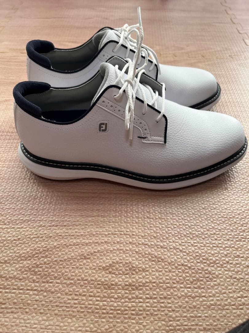 FJ ホワイト ゴルフシューズ スパイクレス