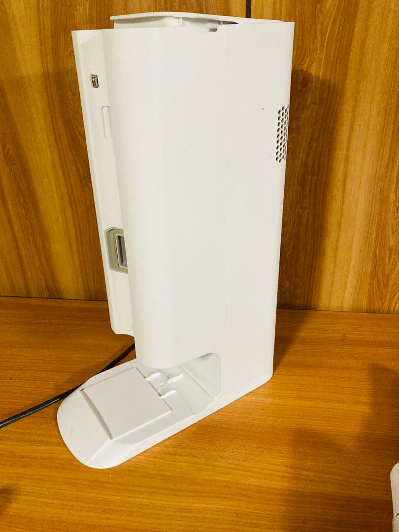 Panasonic MC-NS10K コードレス掃除機 2022年製 ①