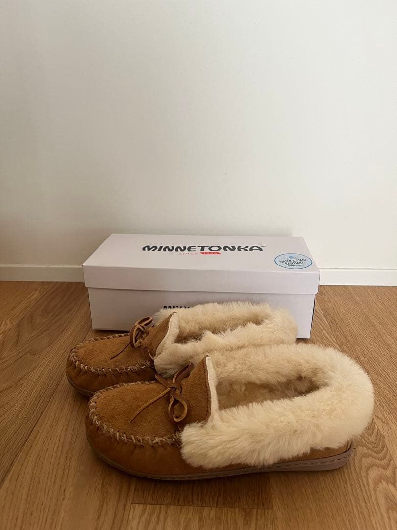 新品未使用ミネトンカアルパインシープスキンalpine MINNETONKA