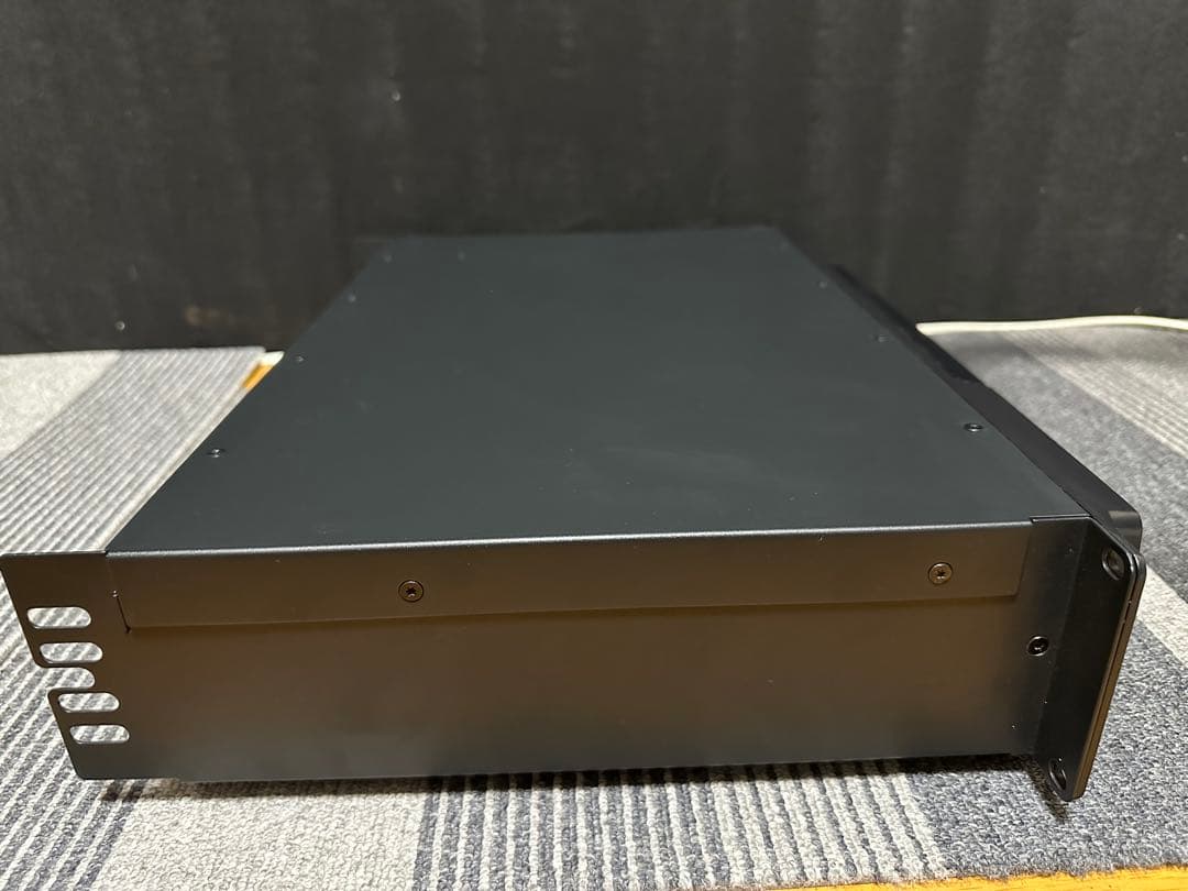 アンプ ( Amcron) Crown CDI 2/600