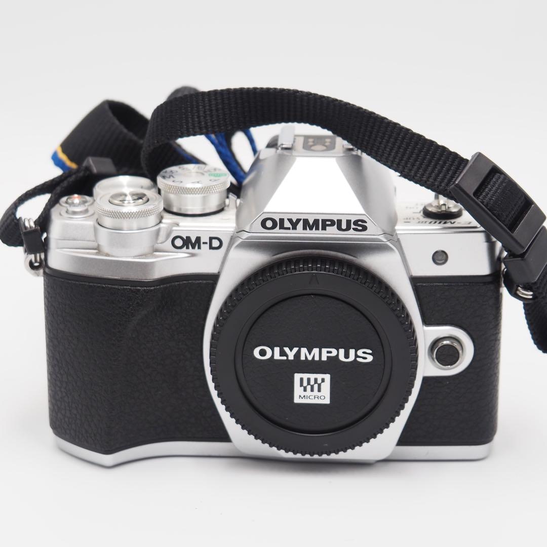 ミラーレス一眼カメラ OLYMPUS E-M10 Mark III シルバー