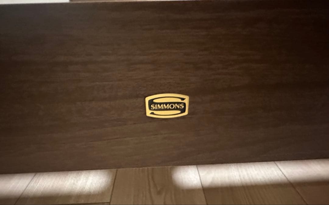 Simmons ダブルベッドフレーム(配送料込み)※直取引も可能です！