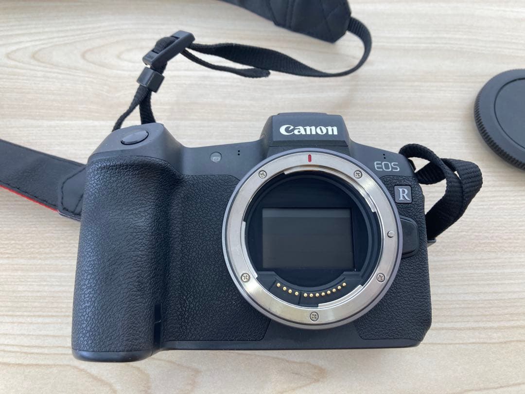 Canon EOS R ミラーレスカメラ 本体とバッテリーチャージャー