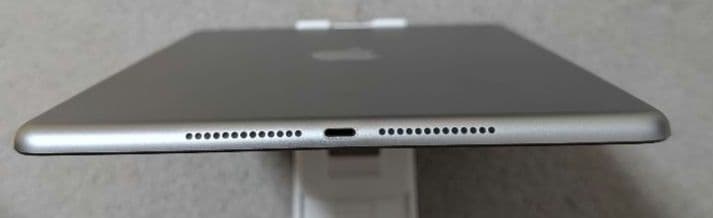 iPad第6世代 32GB シルバー Wi-Fiモデル