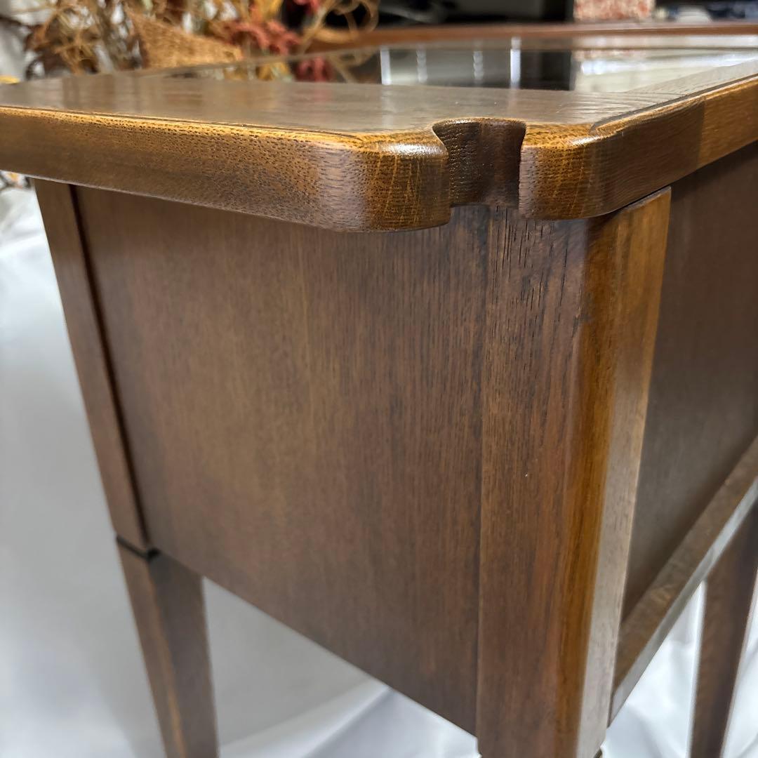 イタリアGiglio社　マホガニー木製サイドテーブル ガラス天板　2つ引き出し