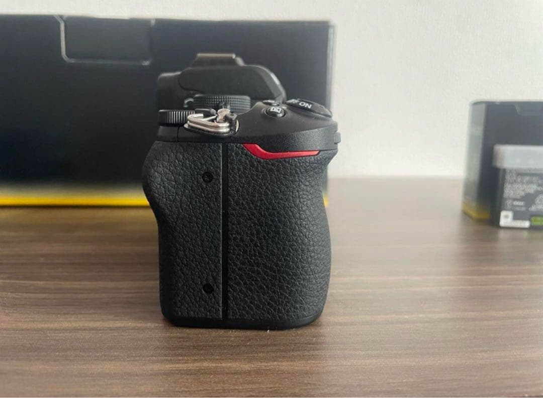 Nikon Z 50 ダブルズームキット　 デジタルカメラ防湿ボックス付き