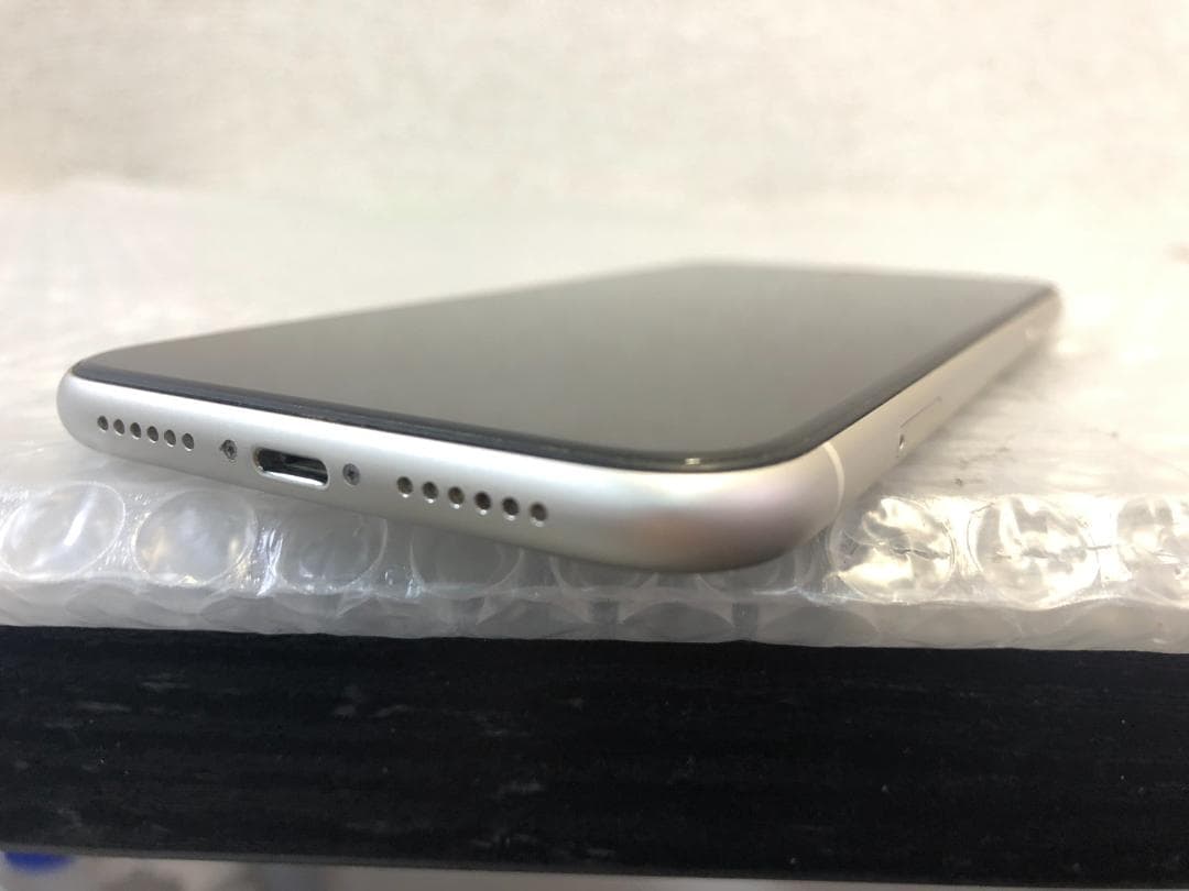 Apple iPhone 11 128GB ホワイト SIMフリー