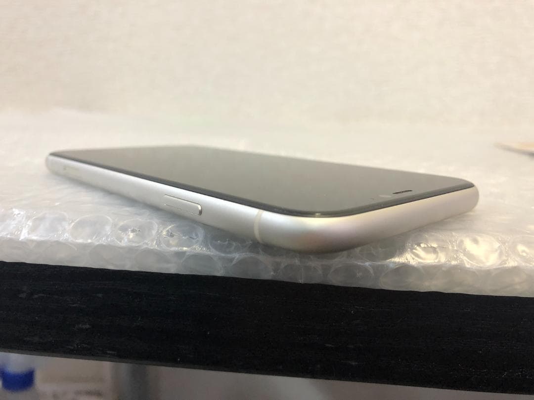 Apple iPhone 11 128GB ホワイト SIMフリー