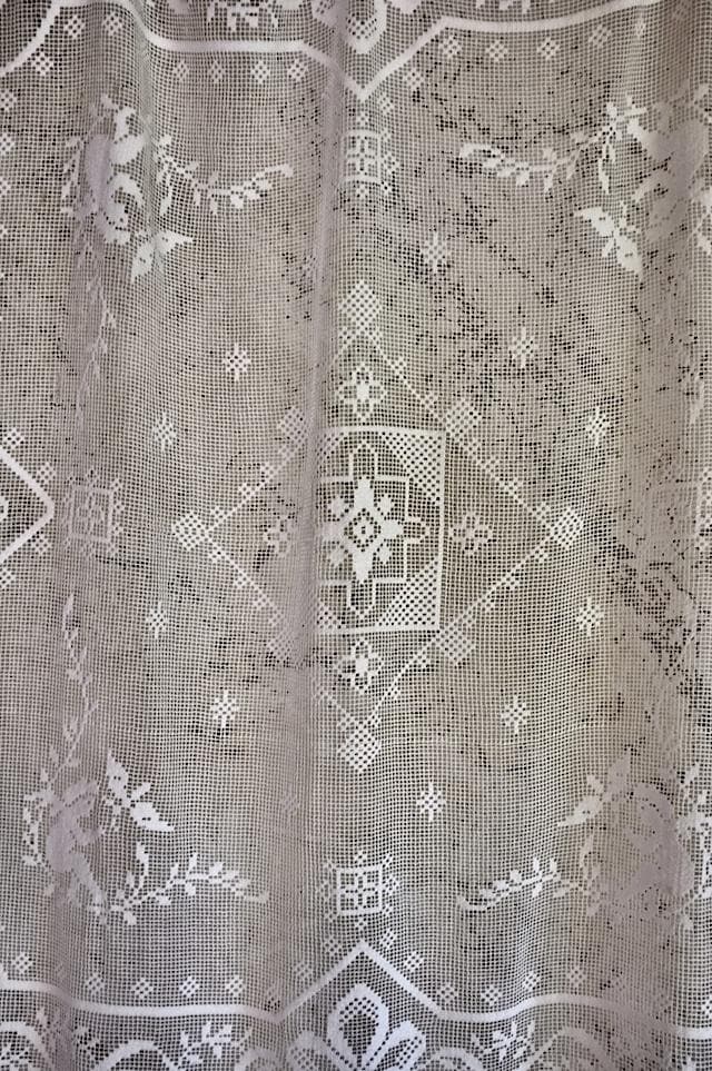 france 150c ８人のプットーと４人の蝶々とレースカーテン アンティーク