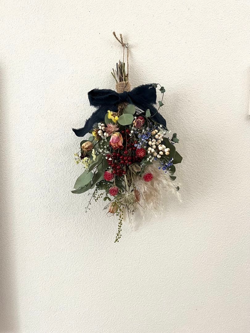 春待ちスワッグ③ ドライフラワーの花束　赤い千日紅と赤い実のインテリア雑貨