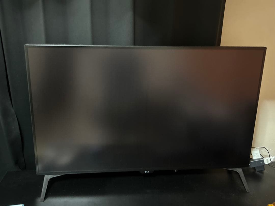 43UN700T-B LG 42.5インチ IPSモニター　2024年製造品