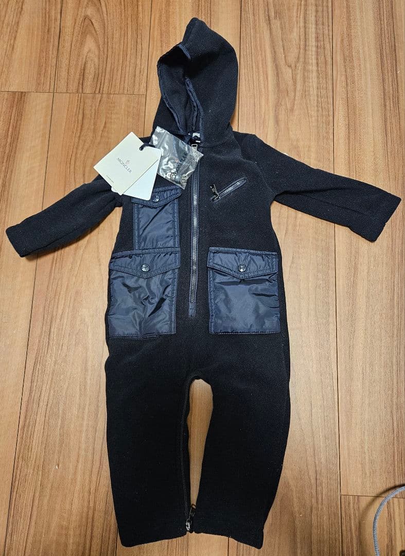 MONCLER フード付きロンパース 黒