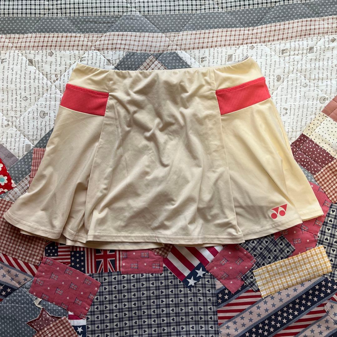 お値下げしました！YONEX テニスウェアピンク Tシャツとベージュスカート