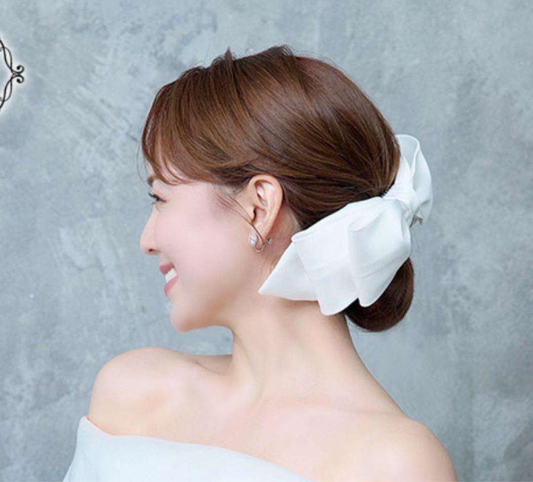 ブライダル　ホワイトリボンヘアアクセサリー　ラブティアラ