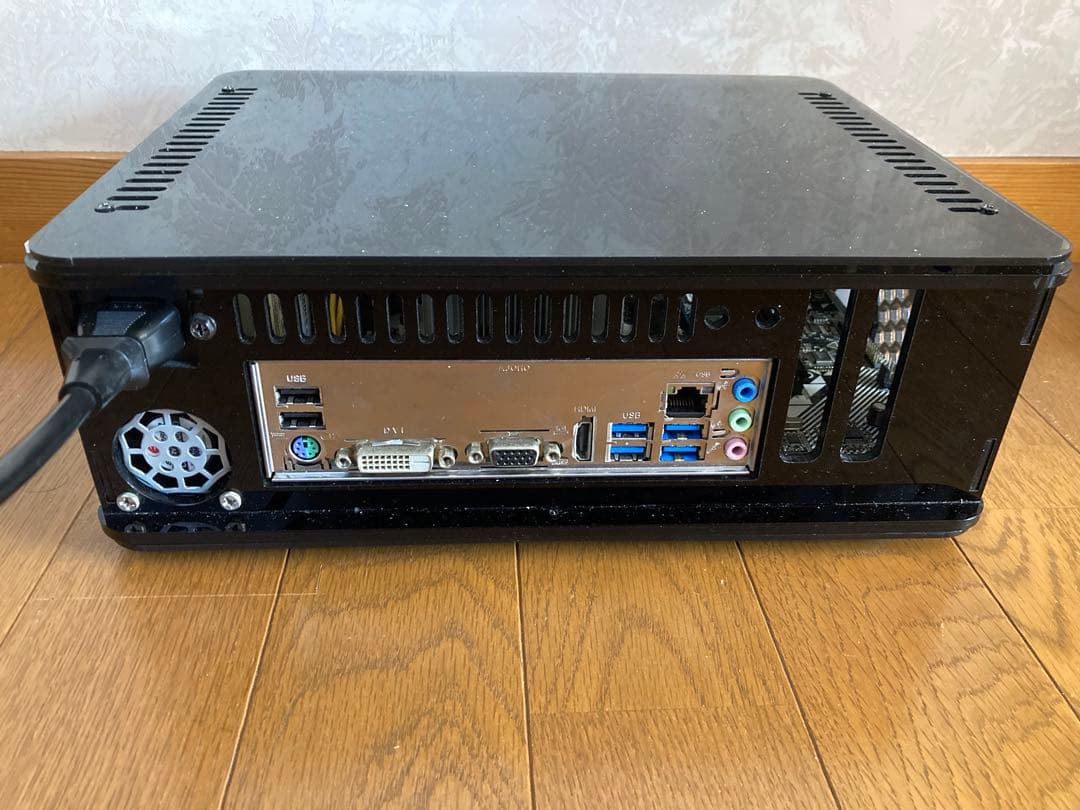 自作 コンパクトデスクトップ PC Ryzen5 2400G Windows10