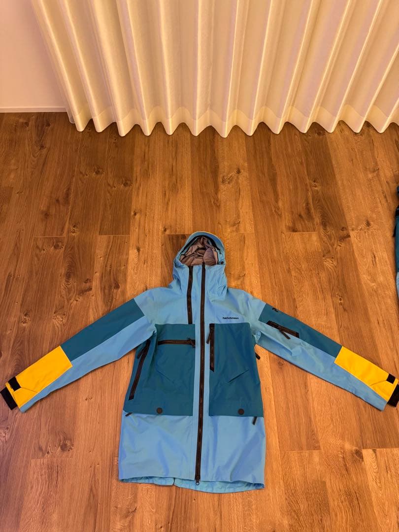 ピークパフォーマンス　GORE-TEXスキー、スノーウェア　ビブパンツ上下セット