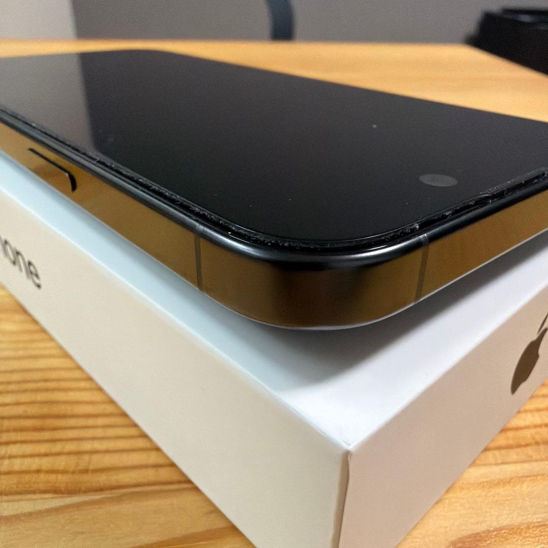 【美品】iPhone 16 Pro 256GB（ブラックチタニウム）SIMフリー