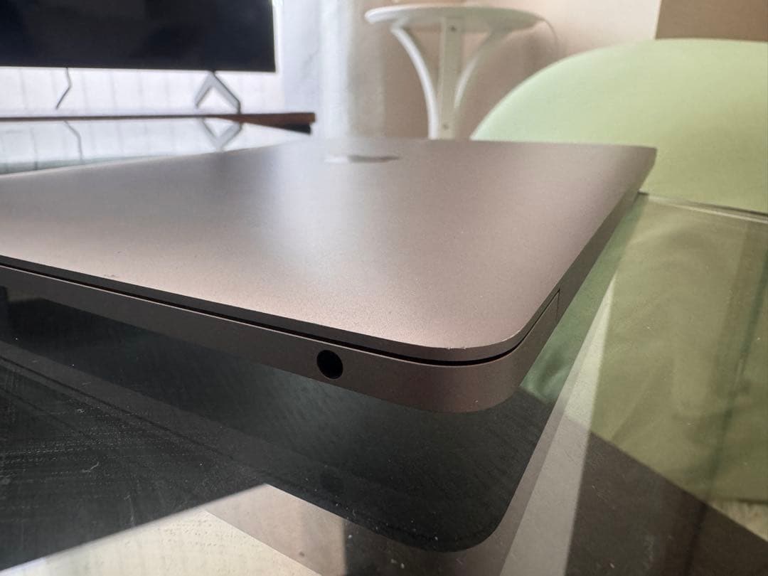 Apple MacBook Air 13インチ （2020-8GB-256GB）