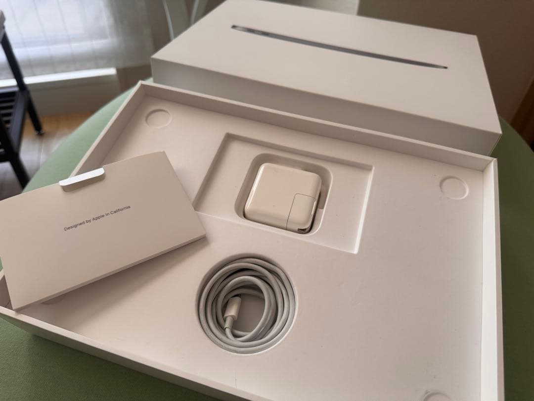 Apple MacBook Air 13インチ （2020-8GB-256GB）