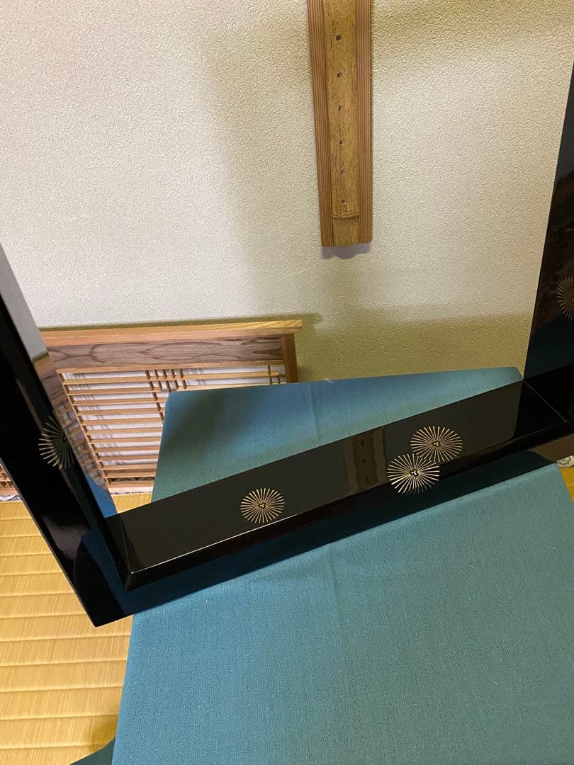 茶道具/炉縁 紋唐松蒔絵　漆塗