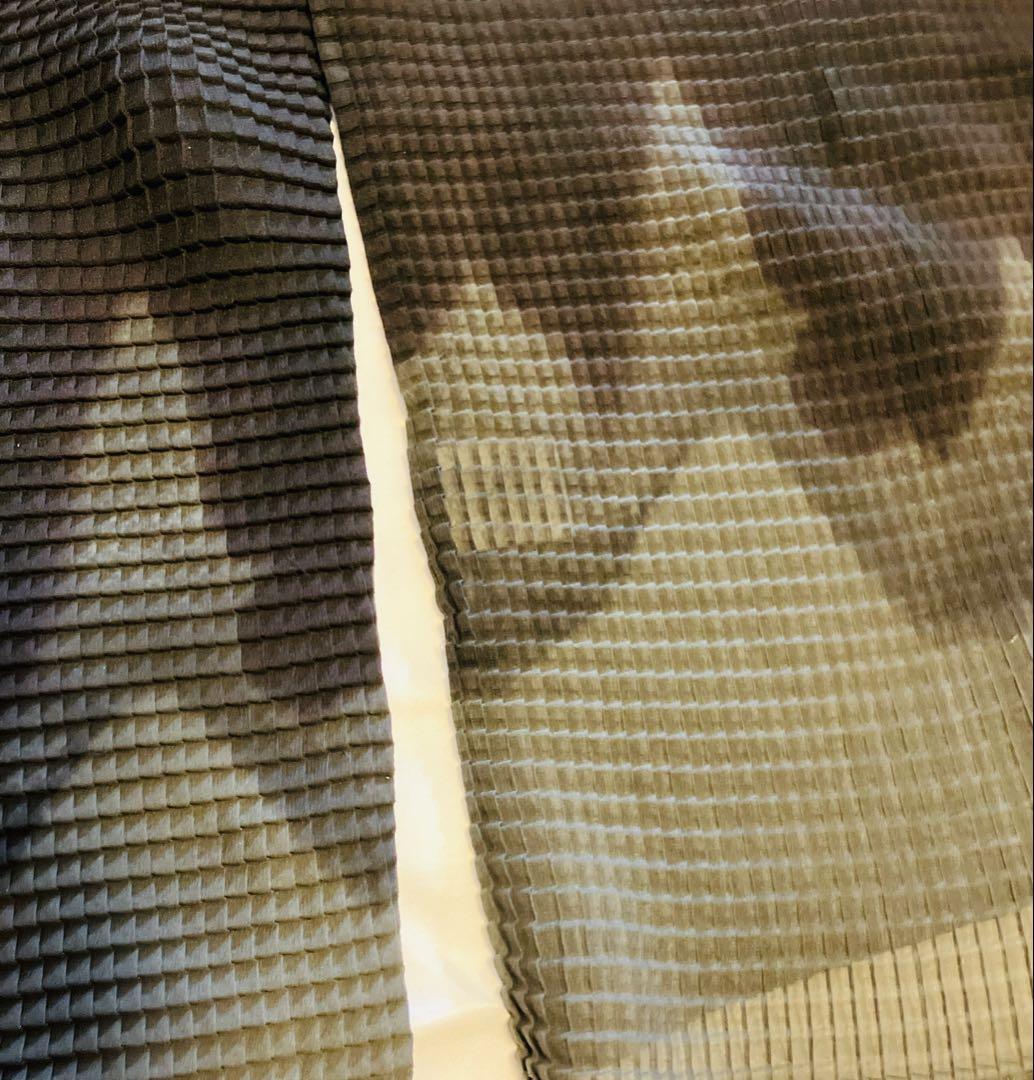 イッセイミヤケ　プリーツプリーズ　墨絵模様　裾長目